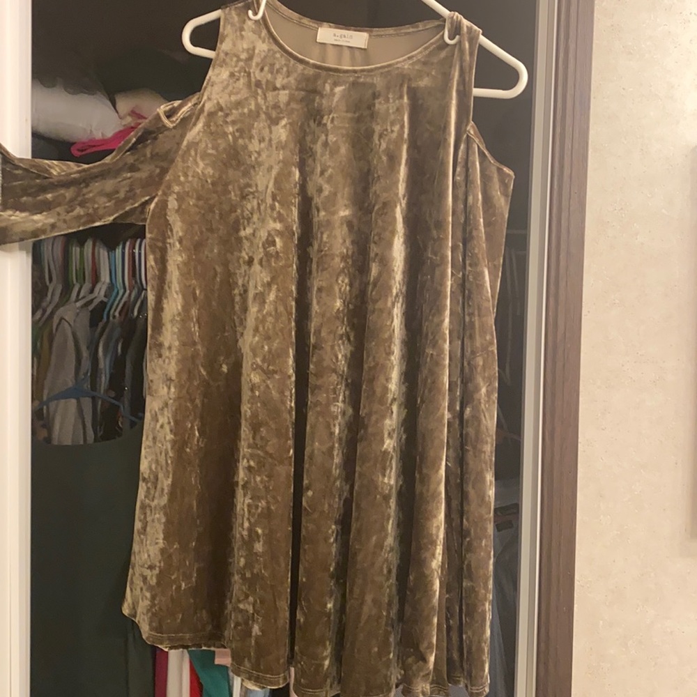 Cold shoulder top
